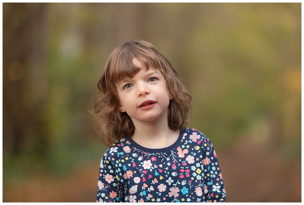 family photographer edinburgh, photos of a family group at Lauriston Castle, Edinburgh by professional photographer beautiful bairns photography Edinburgh